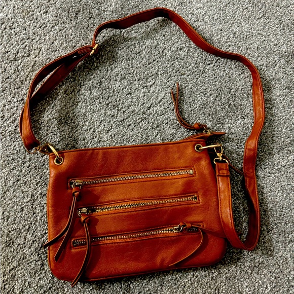 Cute brown purse. Used twice. - Picture 1 of 2